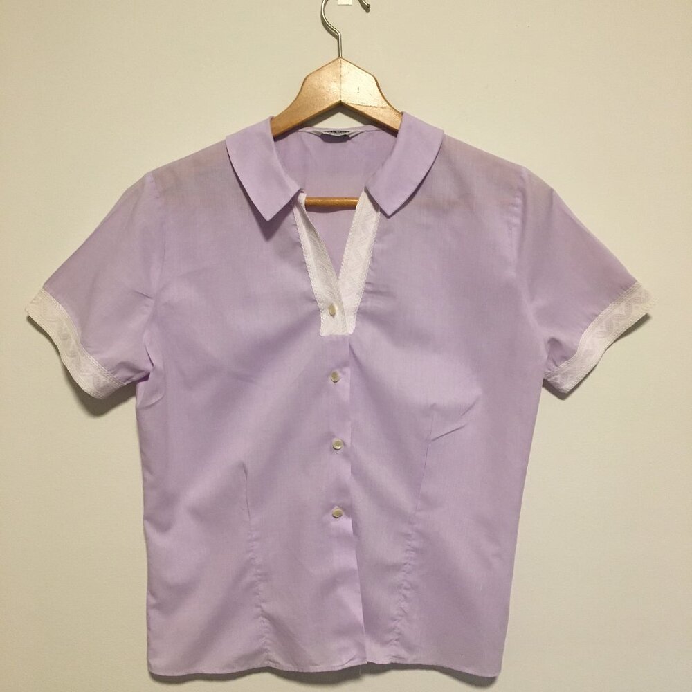 Vintage 1950s 1960s lavender purple embroidered button up top